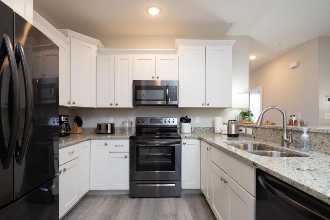 Lovely 4Br King Beds Steps To Beach And Pier G Myrtle Beach Exteriör bild